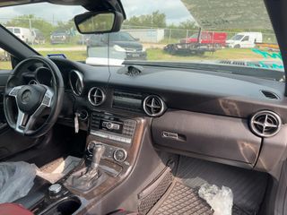2014 Mercedes-Benz SLK 250 - Interior Full Dashboard Image